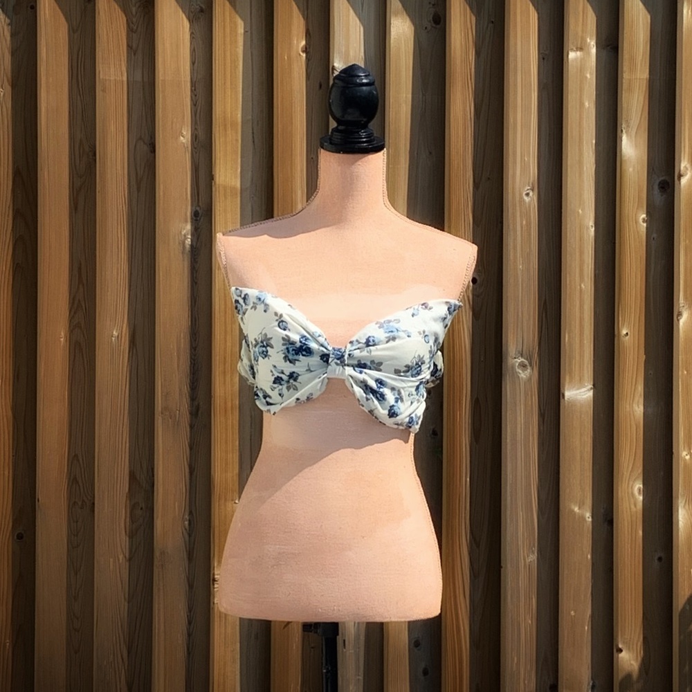 ☀️4/25 NWT Bow Bandeau Floral Print Top